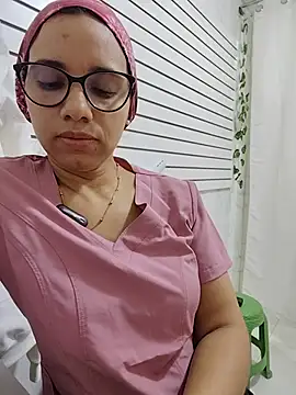 alanahot94 online show from 07-10-26, 04:07