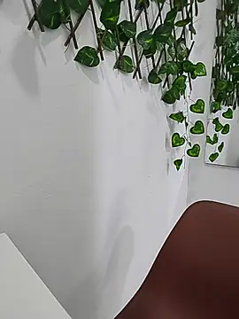 alanahot94 online show from 06-27-26, 07:53