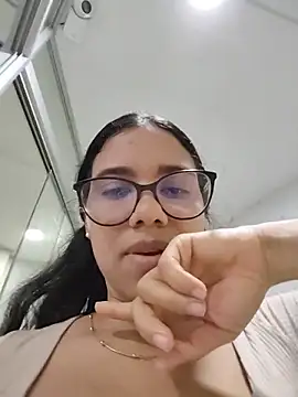 Snapshot of alanahot94 chatting on 06-07-26, 12:38 alanahot94 online show from 06-07-26, 12:38