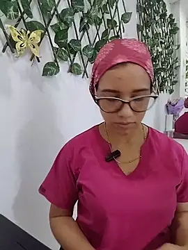 Snapshot of alanahot94 chatting on 06-17-26, 04:50 alanahot94 online show from 06-17-26, 04:50