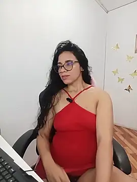Snapshot of alanahot94 chatting on 05-16-26, 01:26 alanahot94 online show from 05-16-26, 01:26