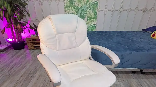 baby julieta00 online show from 05-10-26, 04:38