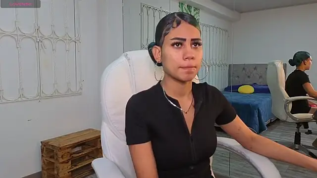 baby julieta00 online show from 05-23-26, 11:31