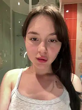 Snapshot of EvaHearts chatting on 06-03-26, 11:42 EvaHearts online show from 06-03-26, 11:42