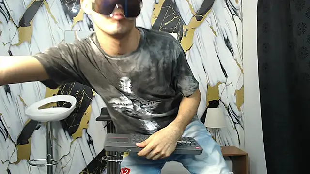 CAT LOVE1 online show from 05-10-26, 01:31
