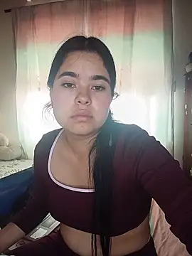 Snapshot of MiiaHott_W chatting on 05-30-26, 01:17 MiiaHott W online show from 05-30-26, 01:17