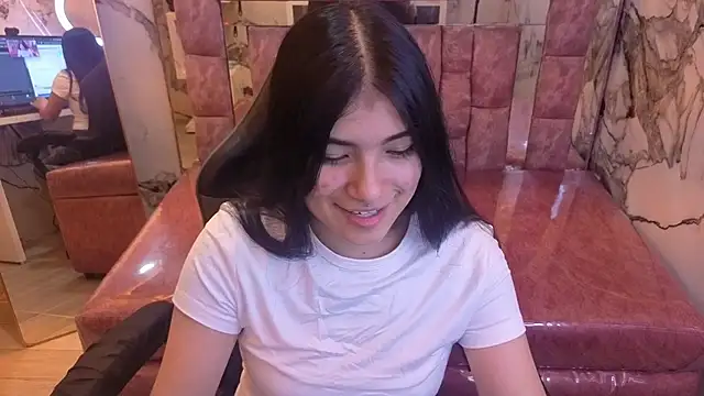 Snapshot of alesia_v_v chatting on 07-05-26, 01:07 alesia v v online show from 07-05-26, 01:07