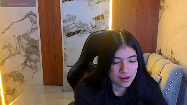Snapshot of alesia_v_v chatting on 07-22-26, 02:57 alesia v v online show from 07-22-26, 02:57
