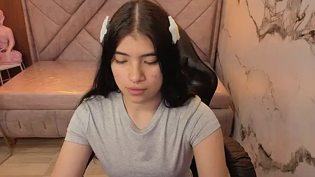 Snapshot of alesia_v_v chatting on 07-18-26, 03:15 alesia v v online show from 07-18-26, 03:15