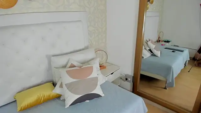 candy eyes  online show from 05-22-26, 02:53