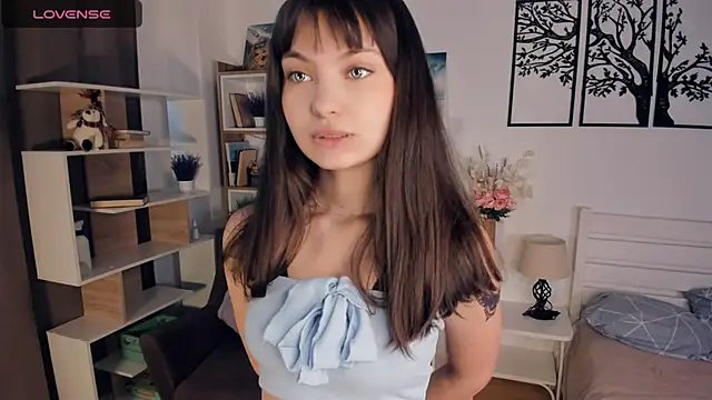LupitaSolt online show from 06-11-26, 09:17