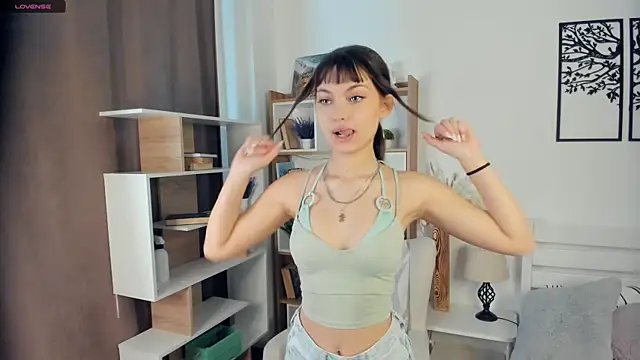 LupitaSolt online show from 05-19-26, 08:10
