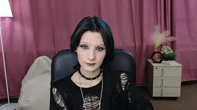 PearleneBolfa online show from 05-13-26, 11:39