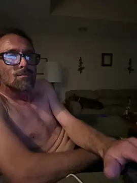 LukeLongsnake8in online show from 05-08-26, 12:42