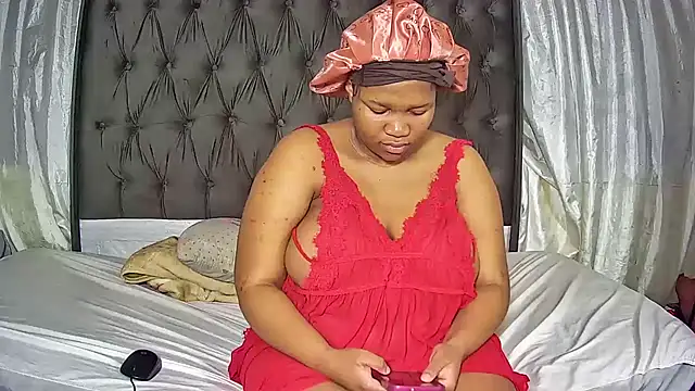 Snapshot of ThickPreshh chatting on 05-23-26, 08:19 ThickPreshh online show from 05-23-26, 08:19