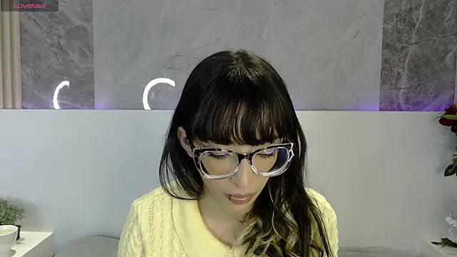 EmiliaBell  online show from 06-03-26, 12:28