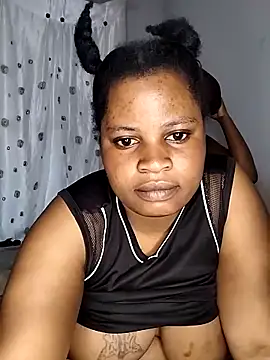 Snapshot of JuicyHoney_01 chatting on 06-13-26, 05:05 JuicyHoney 01 online show from 06-13-26, 05:05