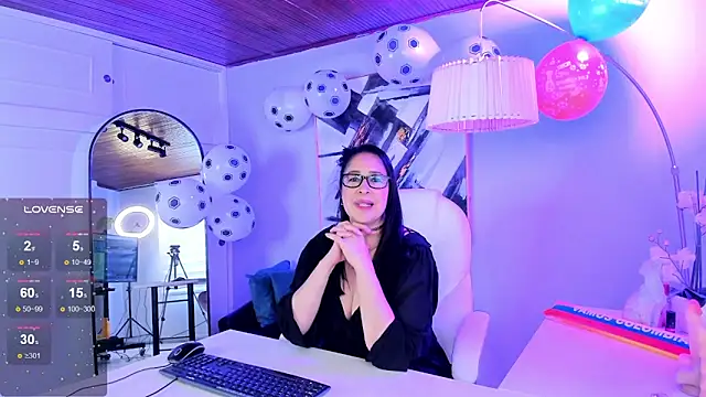 Bella milff  online show from 06-19-26, 07:30