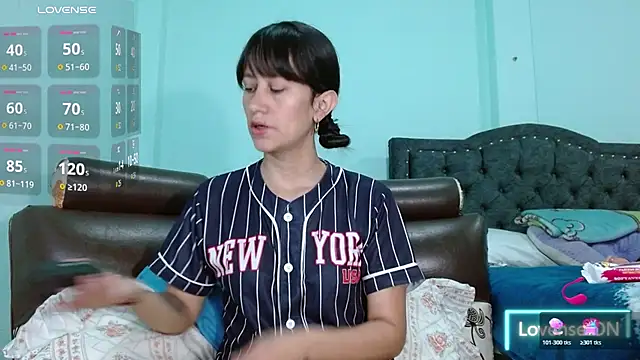 Snapshot of Ainhoa_wish chatting on 06-01-26, 03:00 Ainhoa wish online show from 06-01-26, 03:00