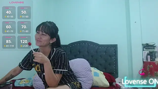 Snapshot of Ainhoa_wish chatting on 05-26-26, 08:07 Ainhoa wish online show from 05-26-26, 08:07