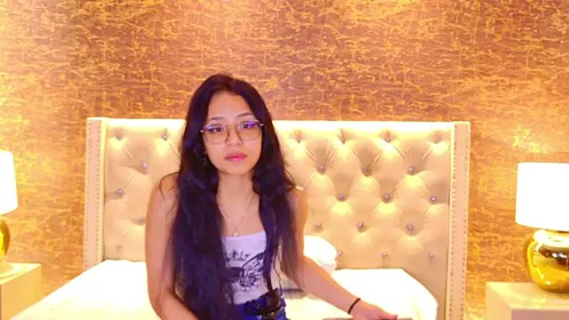 Kiara layla online show from 06-13-26, 10:13