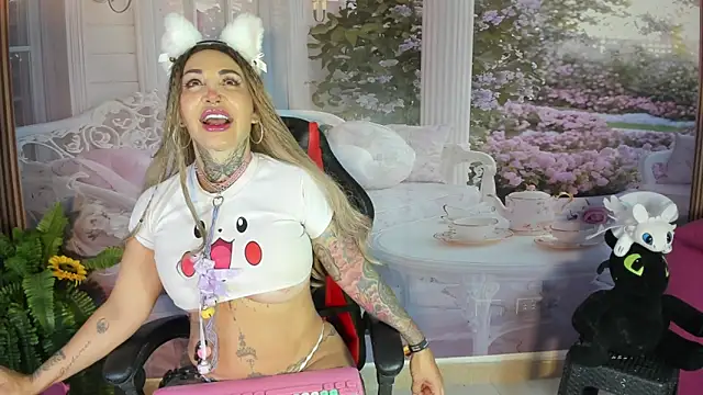 LaylaWatsson online show from 05-27-26, 08:22
