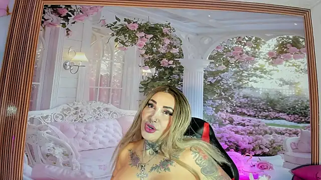 LaylaWatsson online show from 05-26-26, 01:37