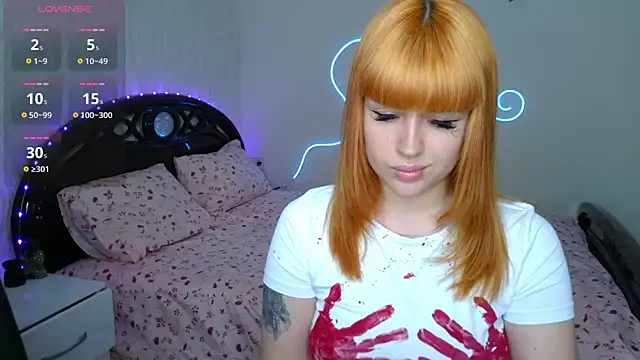 Snapshot of VelvetEmber chatting on 06-13-26, 04:05 VelvetEmber online show from 06-13-26, 04:05