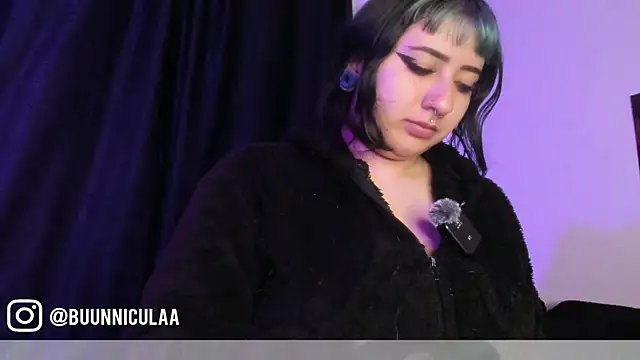 LarissaHell online show from 06-26-26, 10:15