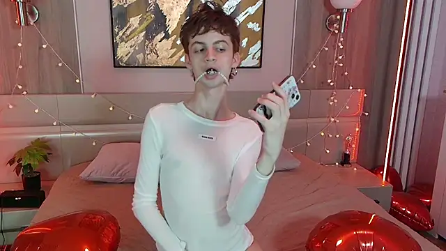Bimbo boy  online show from 05-19-26, 01:29
