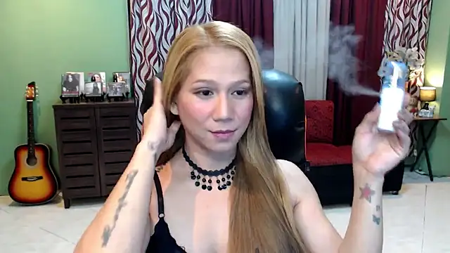 dreamgirlHILARY online show from 11-15-25, 04:22