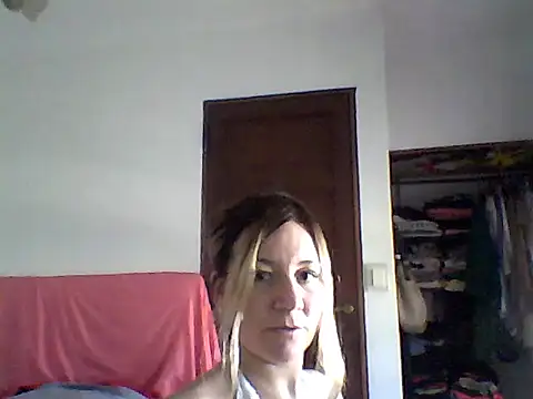 Snapshot of AllisonLove2 chatting on 07-09-26, 07:24 AllisonLove2 online show from 07-09-26, 07:24