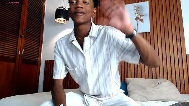 Afrowayuu online show from 05-18-26, 05:51