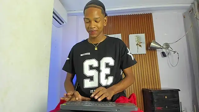 Afrowayuu online show from 06-24-26, 11:20