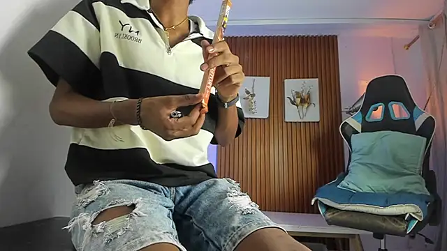 Afrowayuu online show from 05-26-26, 05:55