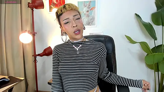 jade star   online show from 05-15-26, 04:21