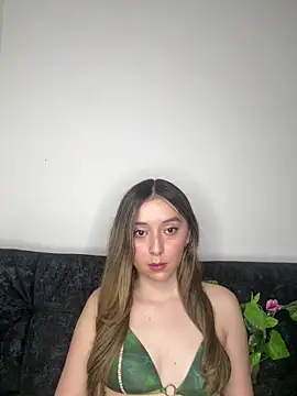 Sarisloves online show from 06-18-26, 10:15