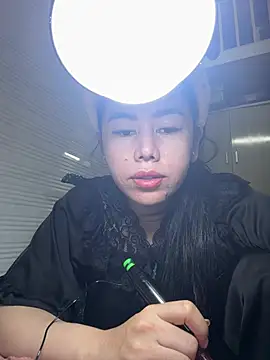 Snapshot of KieLyy chatting on 05-17-26, 08:58 KieLyy online show from 05-17-26, 08:58
