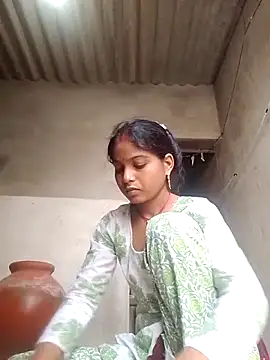 Snapshot of CHANDNi_700 chatting on 06-14-26, 02:24 CHANDNi 700 online show from 06-14-26, 02:24
