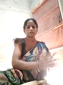 Snapshot of CHANDNi_700 chatting on 05-31-26, 12:33 CHANDNi 700 online show from 05-31-26, 12:33