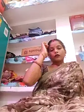 Snapshot of CHANDNi_700 chatting on 06-10-26, 06:36 CHANDNi 700 online show from 06-10-26, 06:36