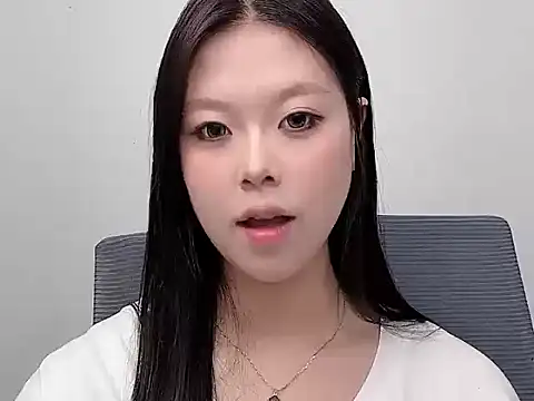 Louise59  online show from 05-19-26, 04:41