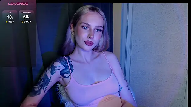 Snapshot of MichelleVelour chatting on 07-07-26, 05:16 MichelleVelour online show from 07-07-26, 05:16