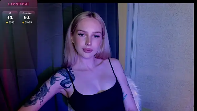 Snapshot of MichelleVelour chatting on 06-28-26, 05:52 MichelleVelour online show from 06-28-26, 05:52
