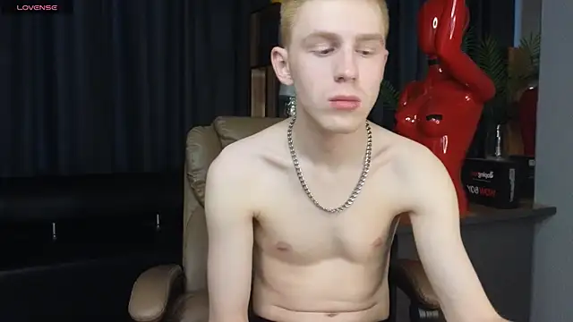 Tommy CrashXXX online show from 05-27-26, 02:08
