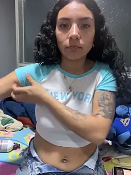 J u l i e t a online show from 05-20-26, 03:58