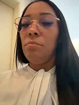 modelisa01 online show from 06-10-26, 12:06
