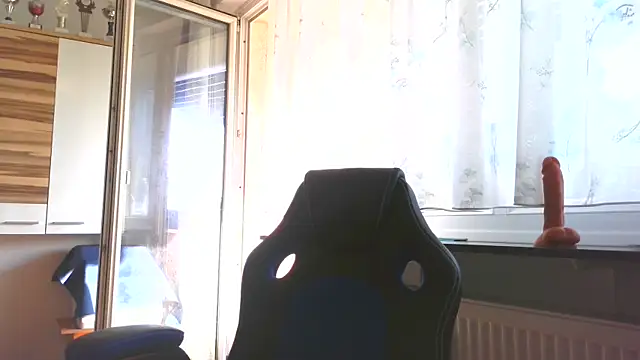 ginamilton online show from 05-09-26, 04:21