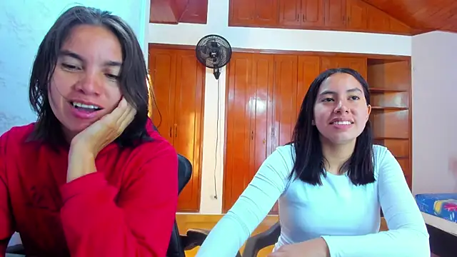 Snapshot of Soffy_and_Emily chatting on 06-24-26, 12:59 Soffy and Emily online show from 06-24-26, 12:59