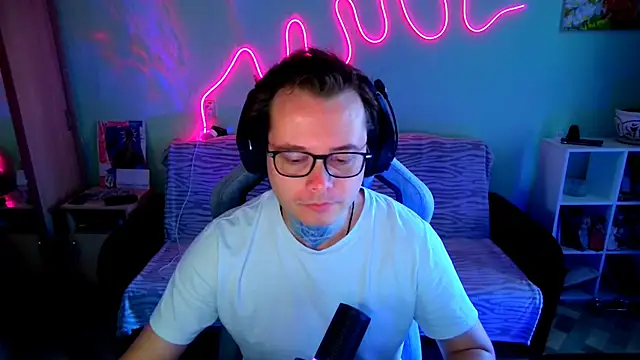 MeLanXolik online show from 06-09-26, 08:26
